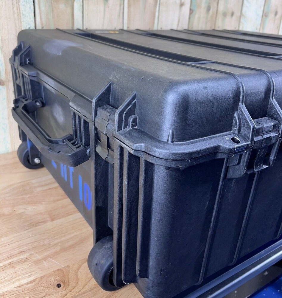 Pelican 1730 Protector Large Waterproof Transport Storage Case Rolling