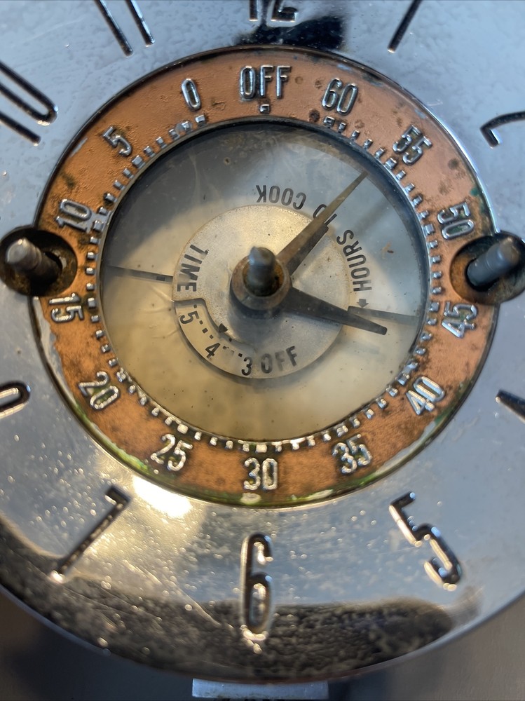 VINTAGE CHROME RETRO CLOCK MID CENTURY ELECTRIC CLOCK EMBOSSED BOLD TIMER