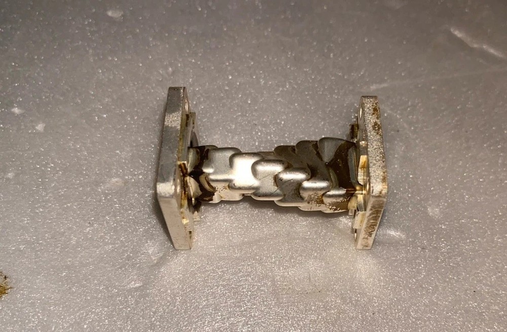 ADAPTER TWIST 90’ WR 42 4 cm 18-26 GHZ