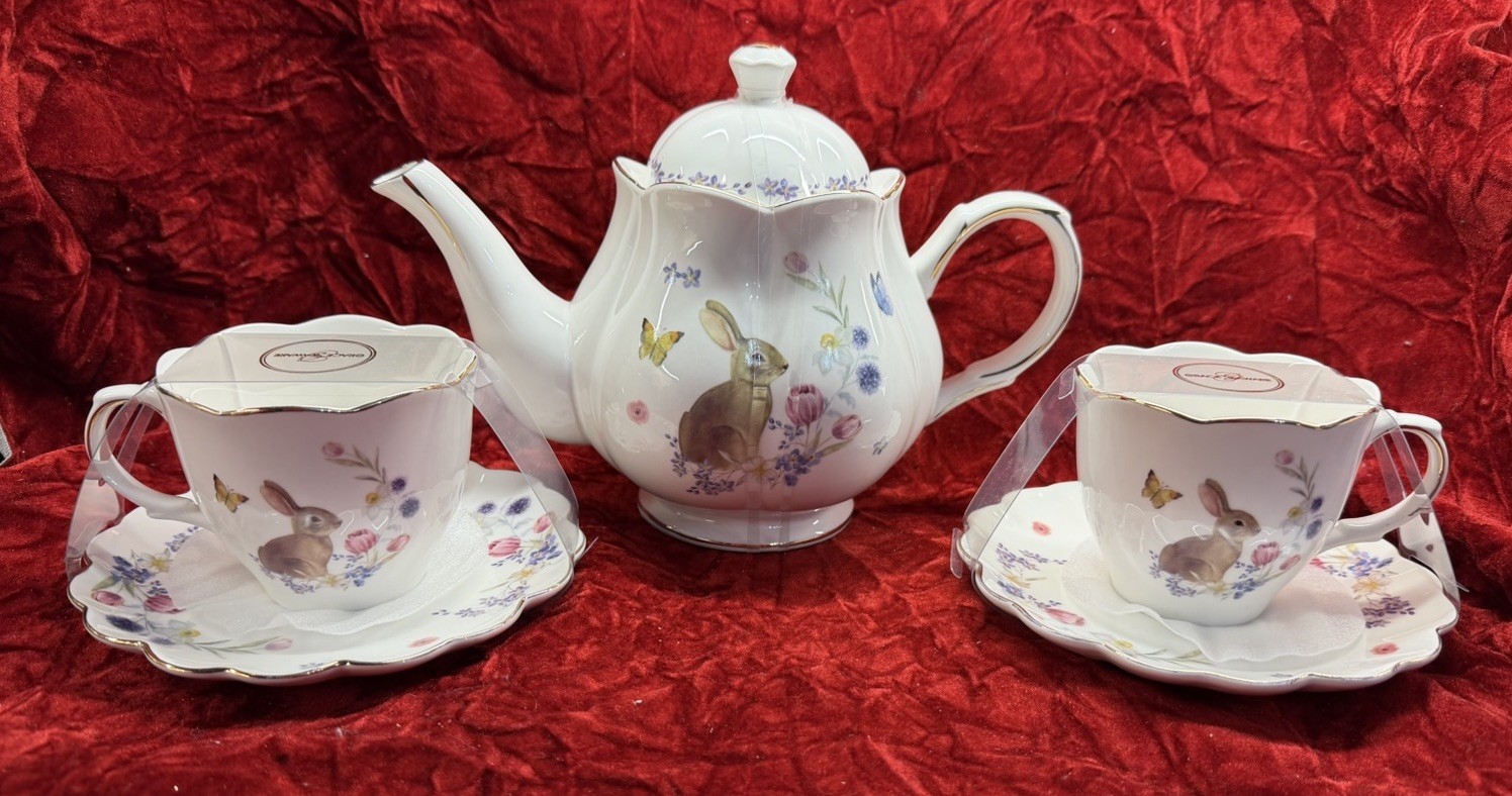 Grace Teaware Fine Porcelain Teapot 36oz Easter Bunny  W/2 Cups & Saucers  NEW