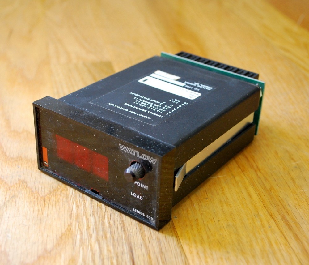 Watlow 809B-0606-0000 Temperature Controller - USED
