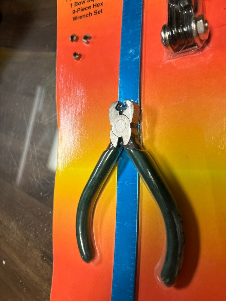 Bear Nock Set Kit 7104 new damaged box