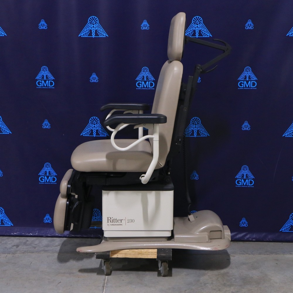 Midmark Ritter Model 230 Examination Table
