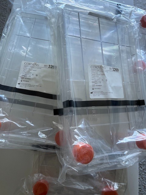 CORNING CellSTACK Polystyrene CellBIND - 2 Chamber with Vent Caps, lot of 4 pcs