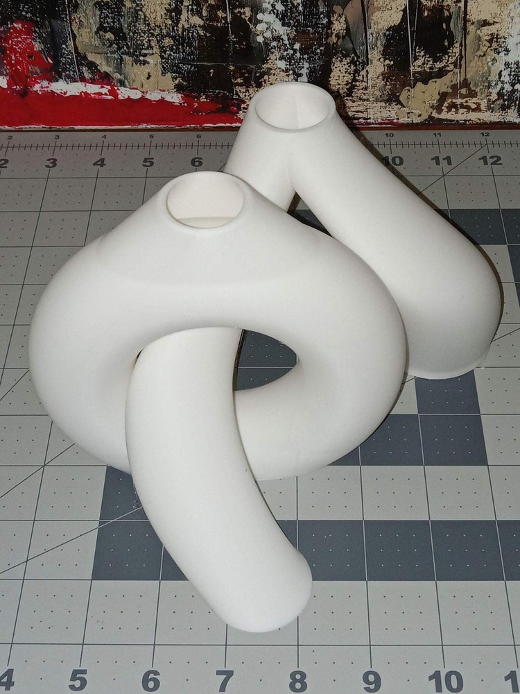 3D Printed Interlocking Toroidal Vase Set