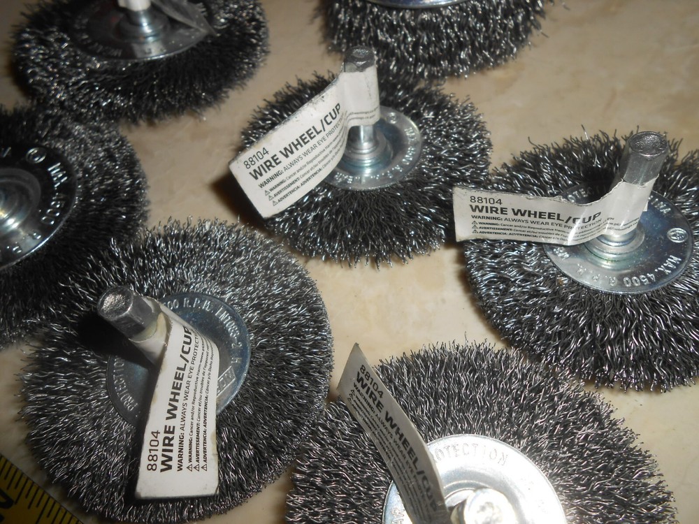 7 wheel & cup brushes. Various sizes.