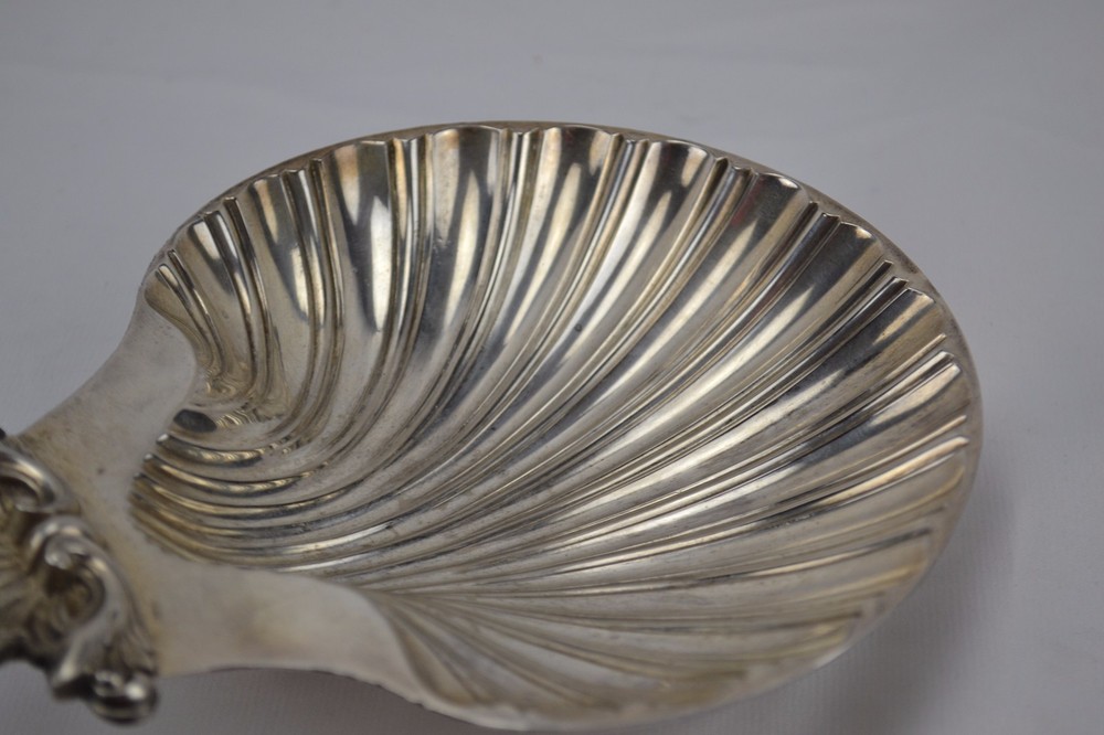 PRE-OWNED SILVER PLATE COPY OF A SHEFFIELD DESIGN SHELL FOOTED CATCH-ALL DISH