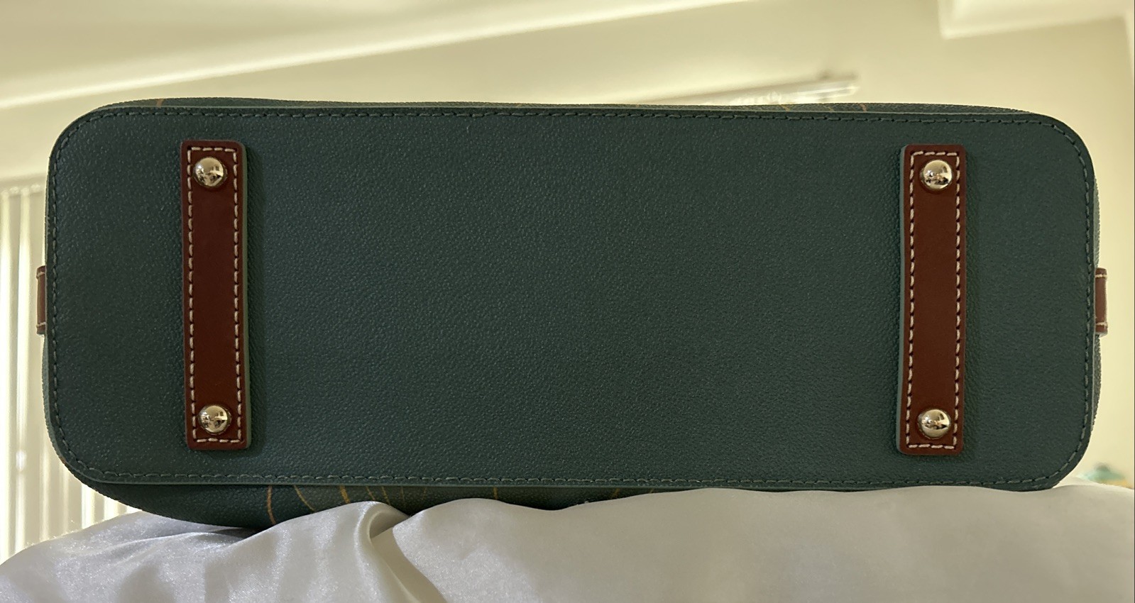 NEW TAGS DISNEY PARKS DOONEY BOURKE PRINCESS TIANA GREEN/BROWN LEATHER TOTE