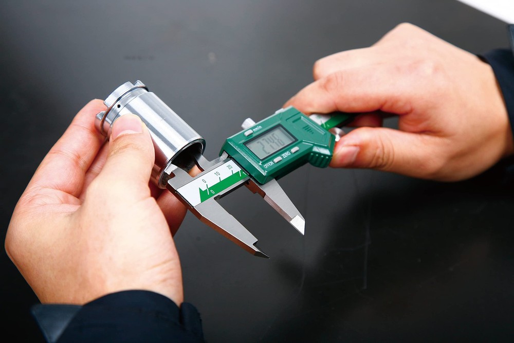 1108-200 Electronic Caliper, 0 - 8