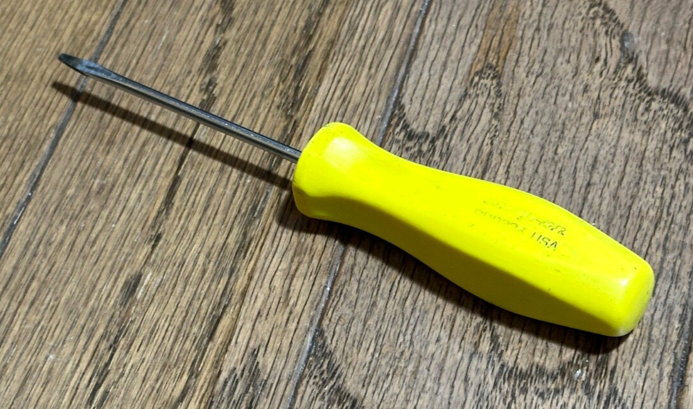 🇺🇸 Snap On Tools Classic Yellow Standard Flat Tip Screwdriver 6" Long Cabinet