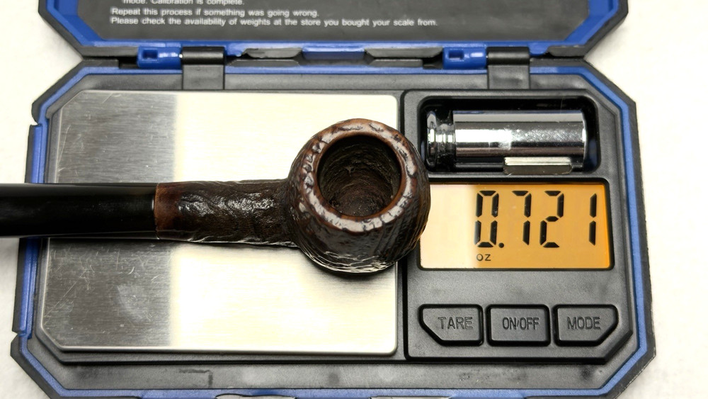 UNKNOWN MAKER: Small, Blast Finished Apple with Tapered Ebonite Stem
