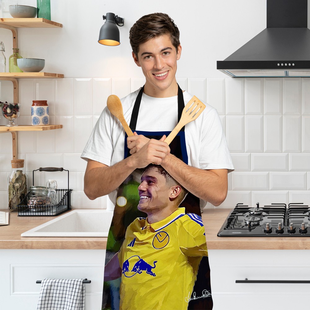 Leeds - Lee Buccilli - Dan James - Apron