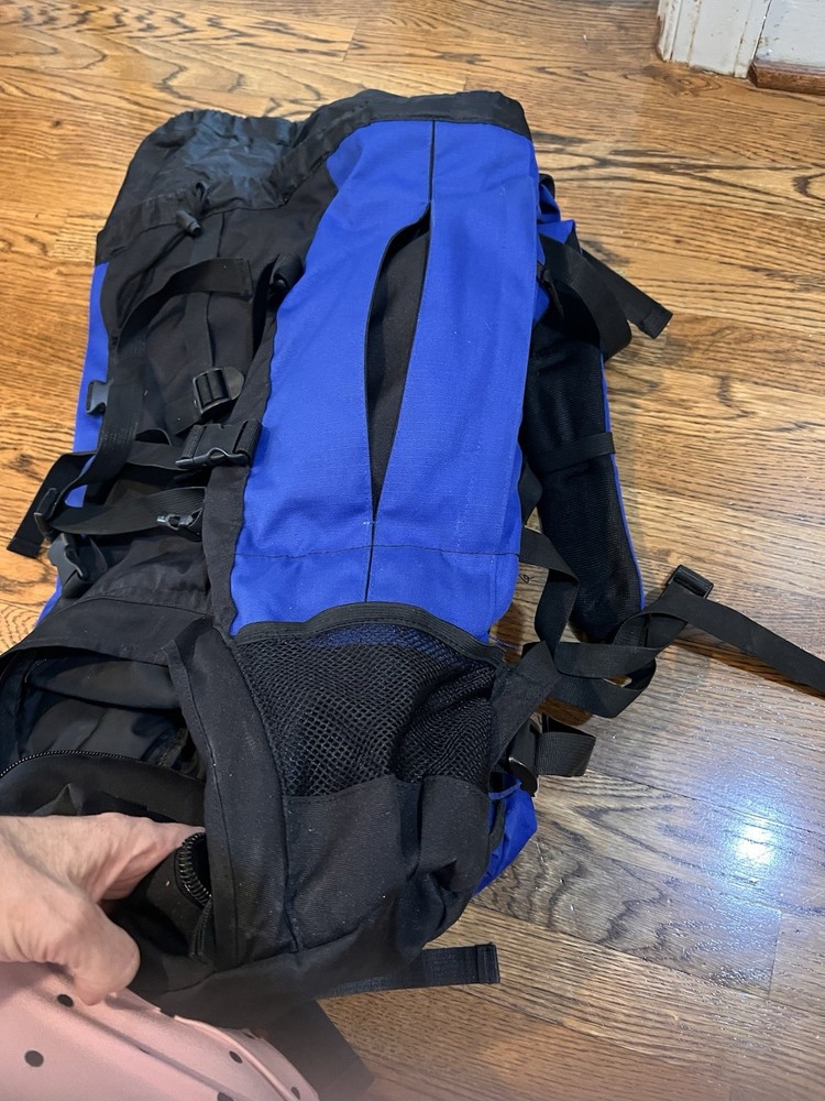 CUSCUS Adjustable Hiking Camping Backpack Internal Frame Blue Black Discovery 60