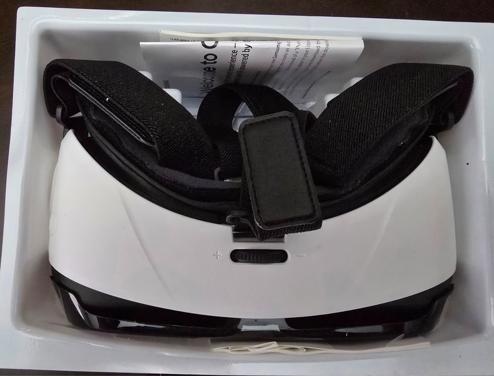 Samsung Gear VR Oculus Virtual Reality Headset