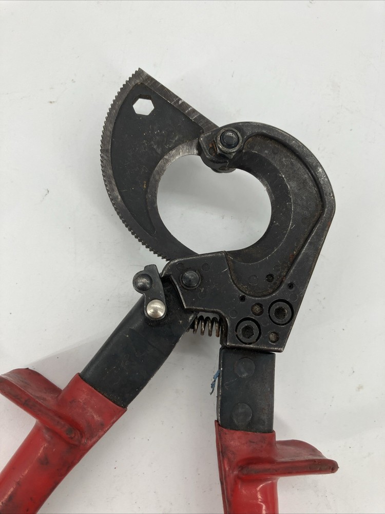 KLEIN TOOLS RATCHETING CABLE CUTTER #63060 - Made In Germany