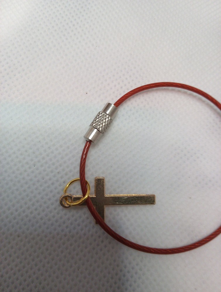 KEYCHAIN & CROSS PENDANT STRONG CABLE TWIST OFF ON