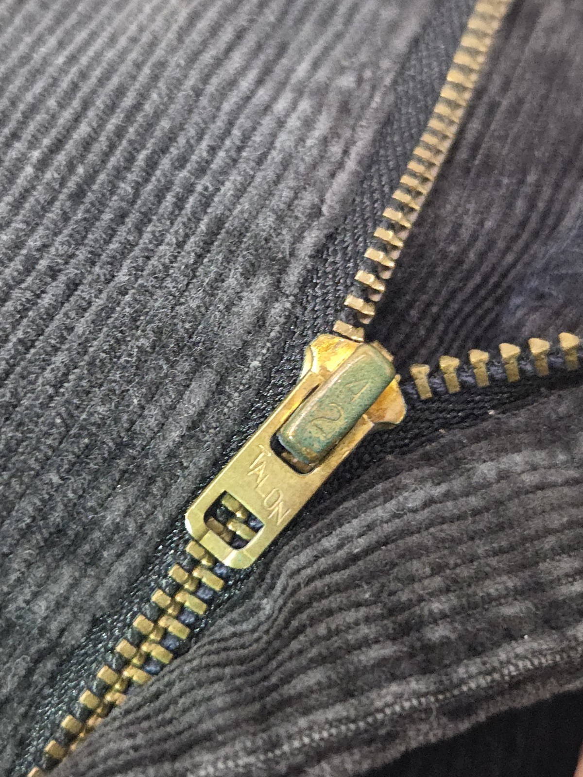 1980s Vtg Levis 519 Straight Taper 31x34 Black Corduroy Pants Talon Zip USA