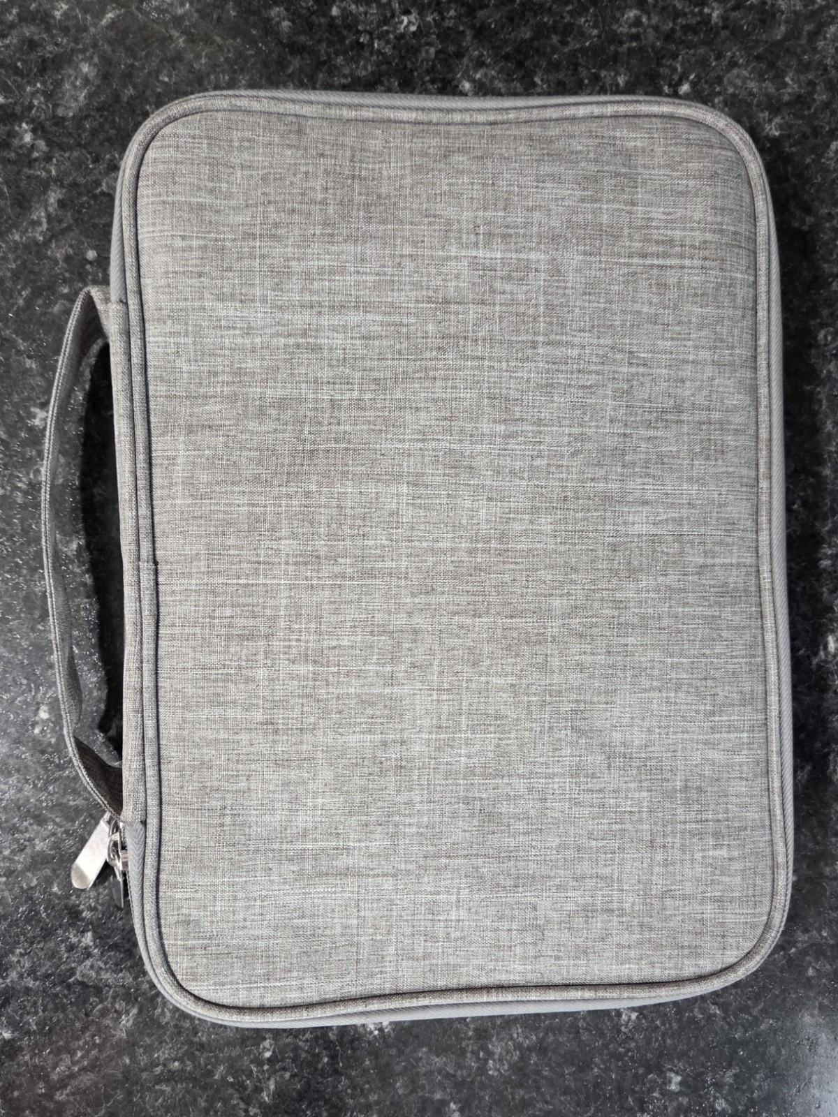 Travel Organizer Storage Case for (included) Smartwatch bands and accessories.