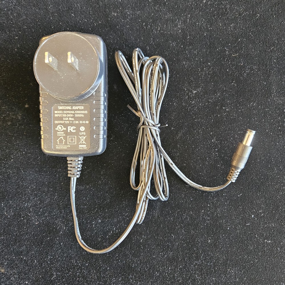 Switching Adapter SOY024A-1200200US with 4-Way Splitter
