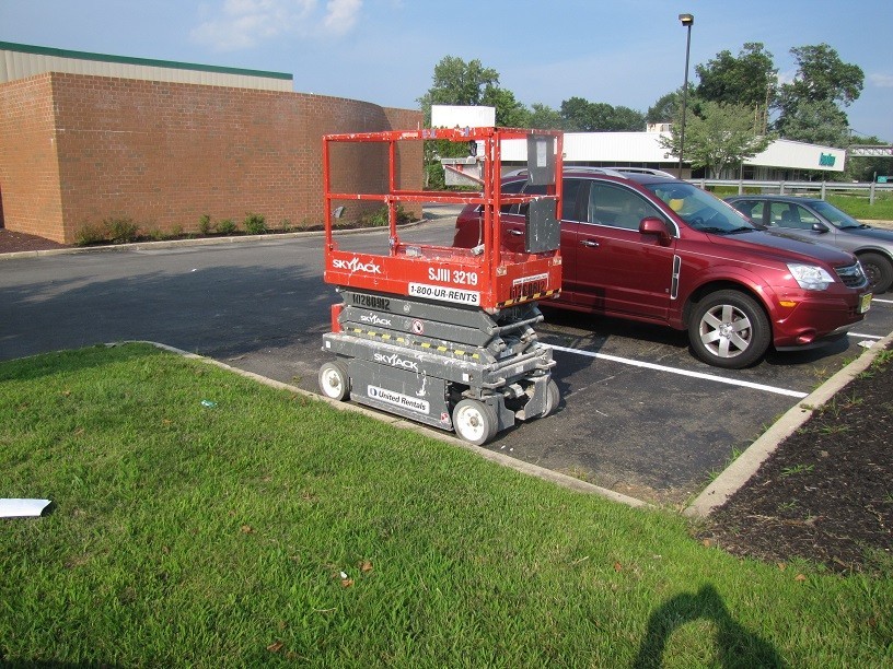 Covers for scissor lifts