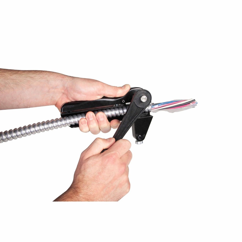 Greenlee 0952-01 Quick Load Clamp Cable Cutter Under Handle Blade Storage