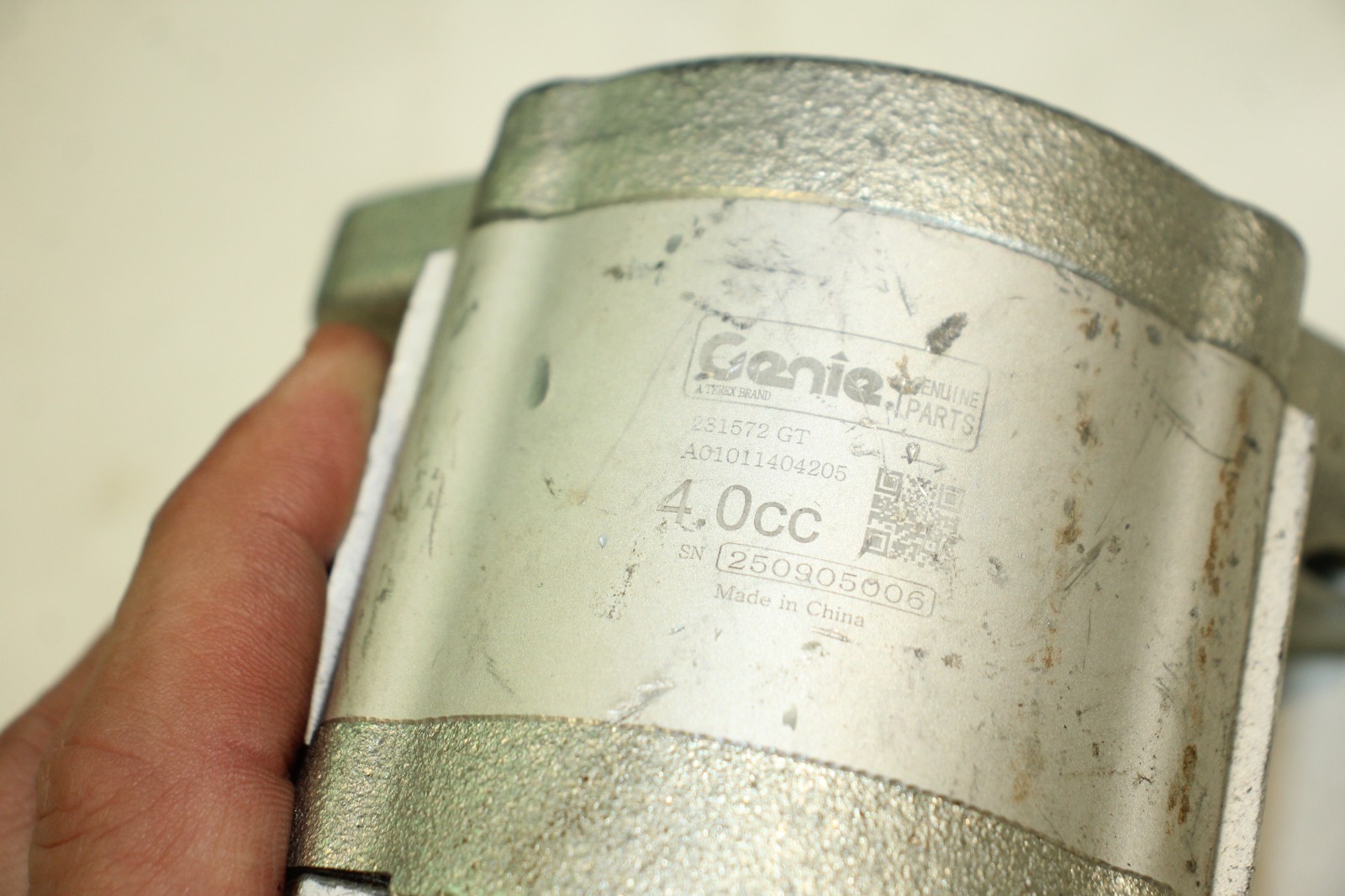 OEM Genie 231572 GT A01011404205 Hydraulic Gear Pump