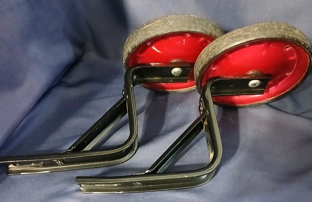 Boys Bicycle Training Wheels With Hardware