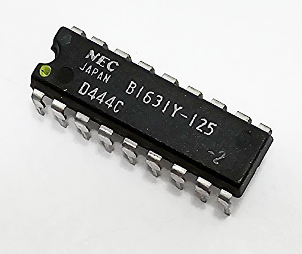 NEC D444C Integrated Circuit (18 Pin)