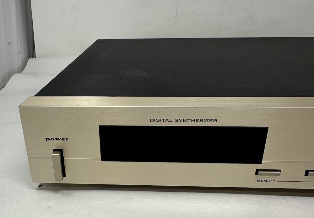 Marantz Model ST525 Stereo Tuner