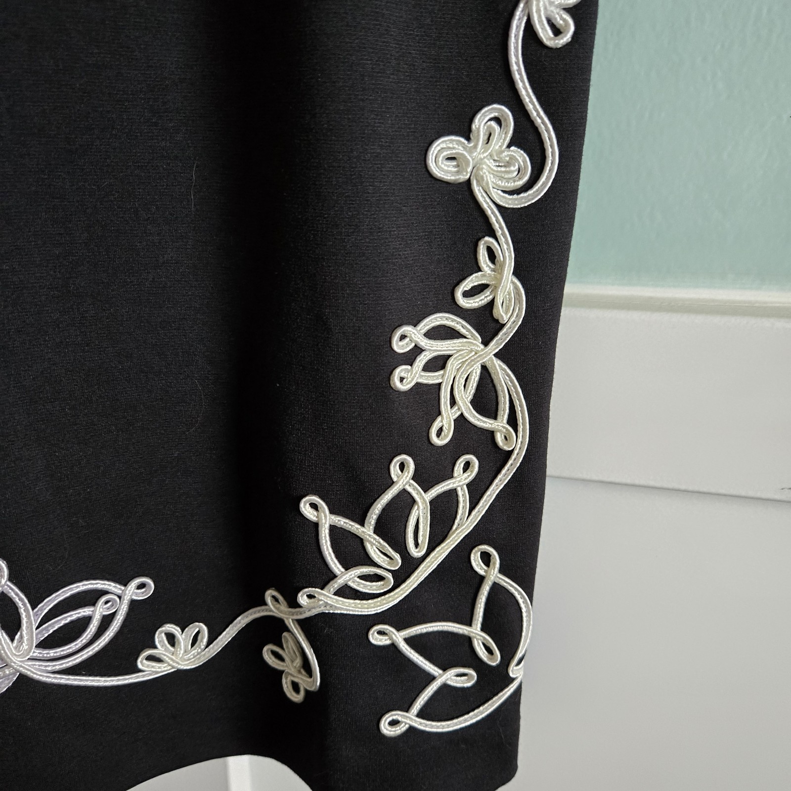 Hal Rubenstein/Disney Cinderella Embroidered Knee L Skirt Limited Edition Size 4