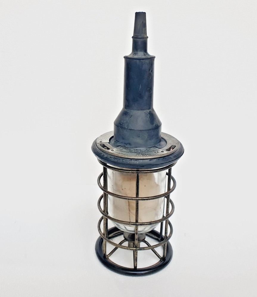 SCHUCH e8310 Explosion Proof Hand Lamp Atex Drop Light Ex # NEW
