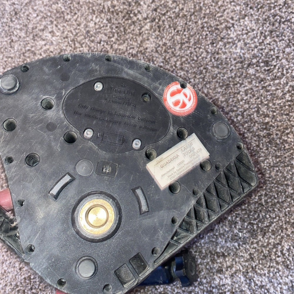 QUADRIGA QL-200 SELF LEVELING ROTARY LASER Good condition