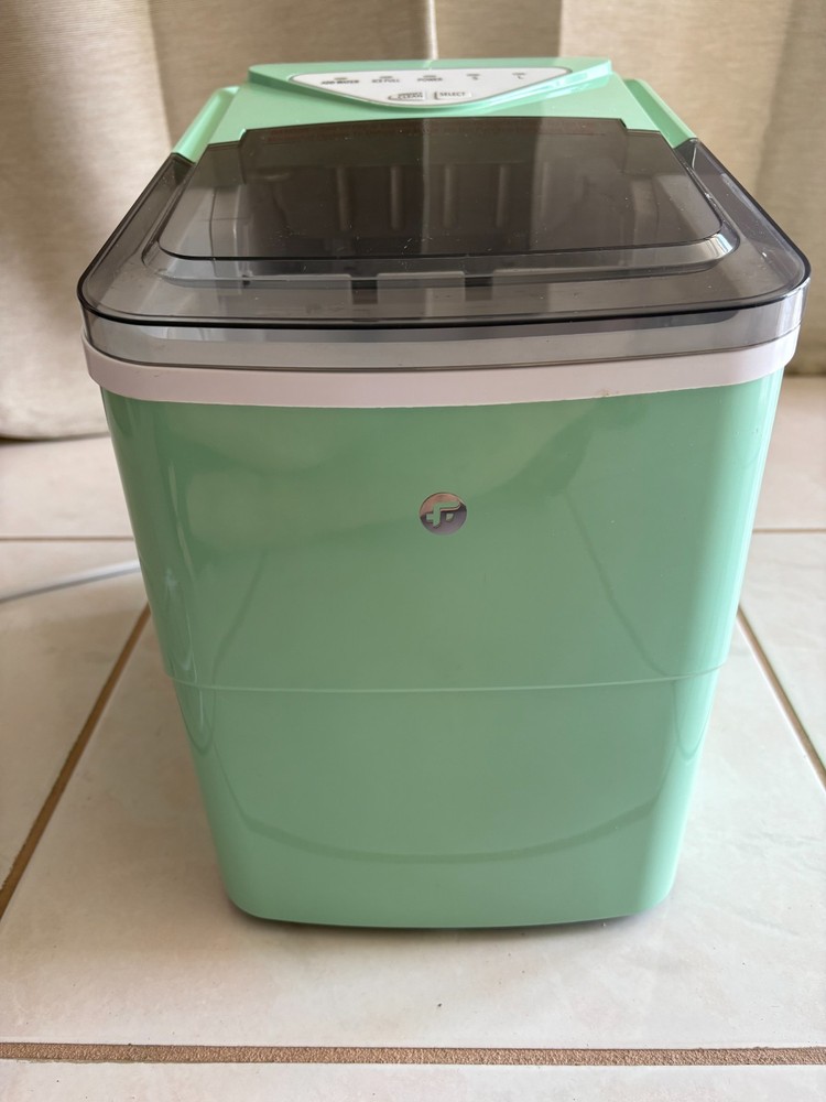 Portable Countertop Ice machine,  bullet shaped ice,  self cleaning