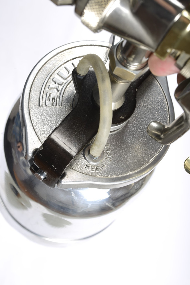 Binks Model 7 B/C Gold with drip proof 2 cup.