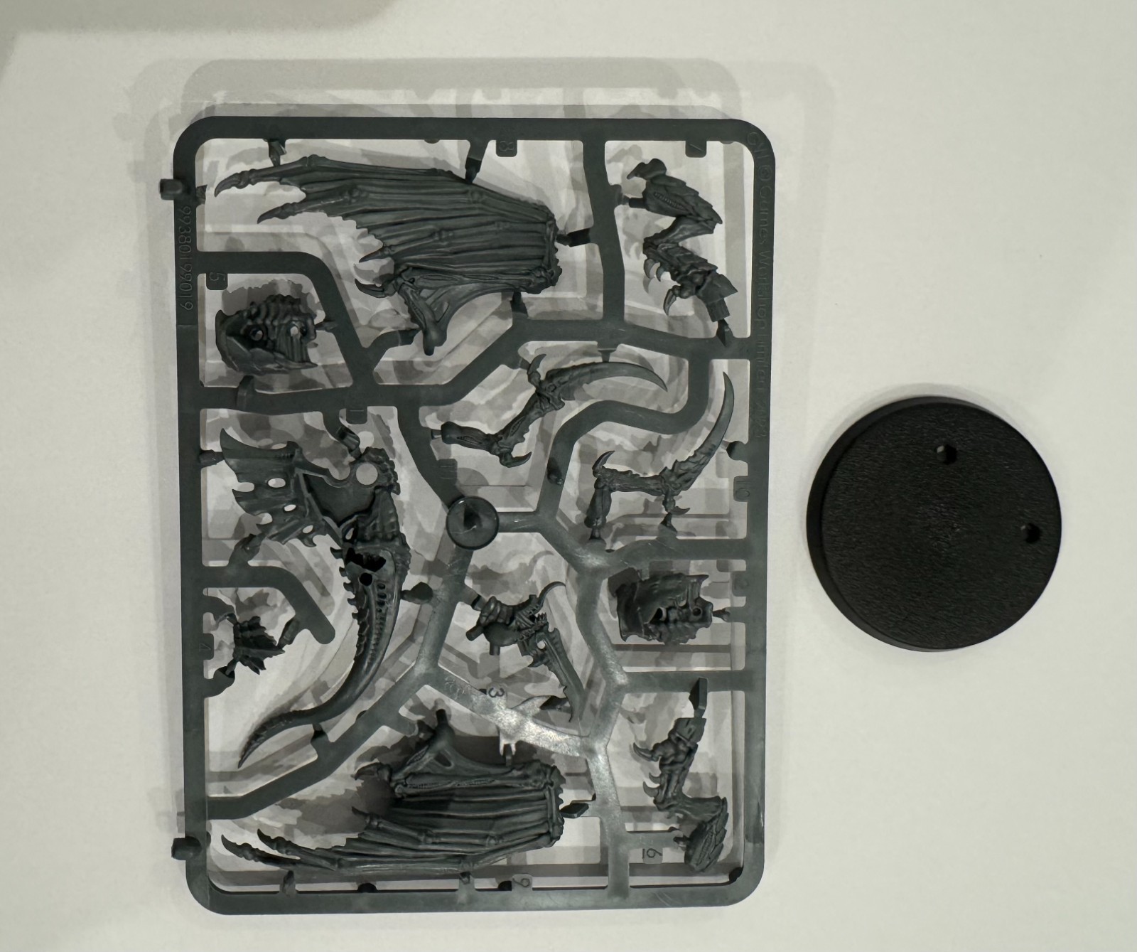 Games Workshop - Warhammer 40K - Tyranids - Winged Tyranid Prime - No box - NOS