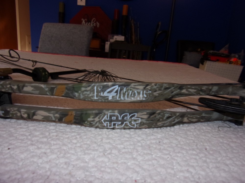 PSE Archery F-4 Maxis Compound Bow