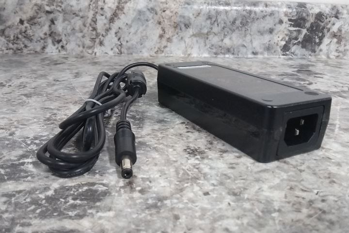 Thermo Scientific 88882006 100 to 240VAC Microplate Shaker (International Plug)