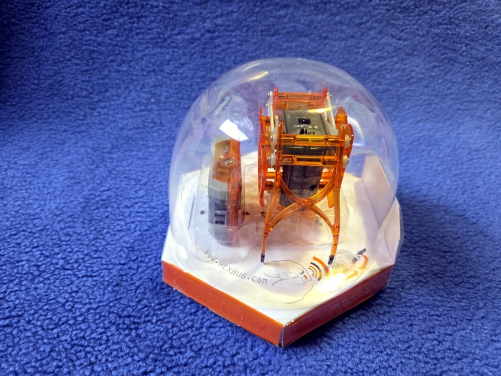 HexBug Inchworm Micro Robotic Creatures 2010 Innovation First Orange