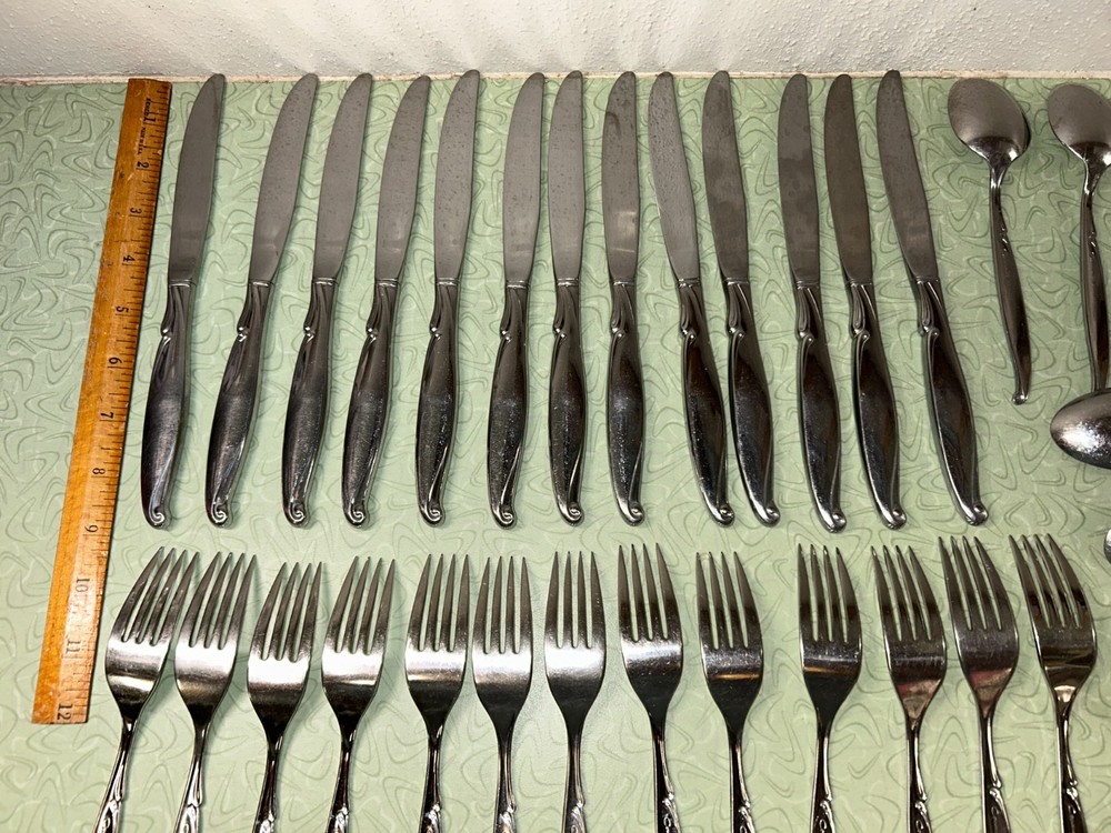 ONEIDA COMMUNITY DRIFTWOOD Flatware 61 pieces
