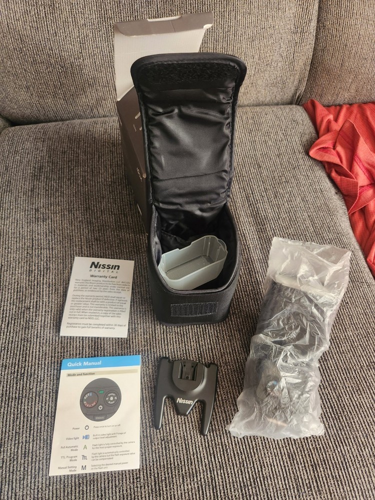 Nissin Digital i60A portable flash for Canon camera(untested)