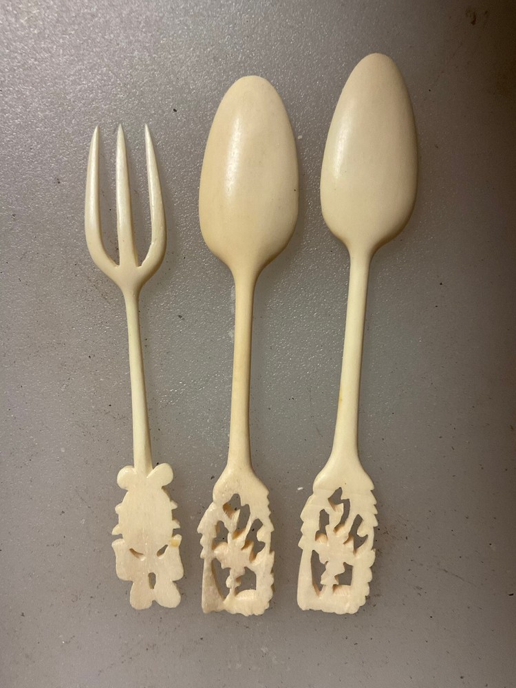 Vintage Bakelite 2 Spoons & Fork. 3 Pieces