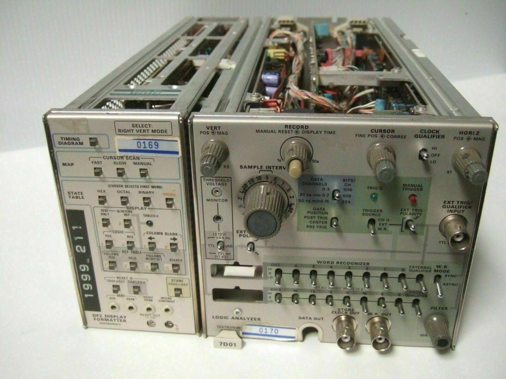 TEKTRONIX 7D01 Logic Analyzer DF2 Display Formatter Plug In BO75456