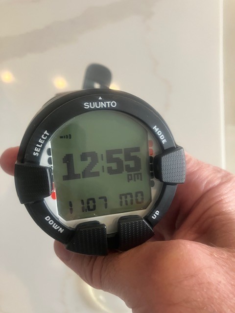 Suunto Vyper Air dive computer with USB cord, extra screen protector