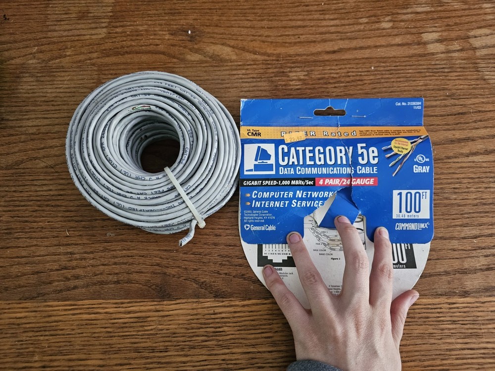 General Cable Cat 5e Data Gigabit 4 Pair/24 Gauge Riser Rated 100ft Ethernet