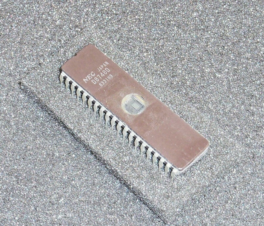 Genuine D8748D CERAMIC NEC HMOS-E 8-BIT MICROCONTROLLER IC