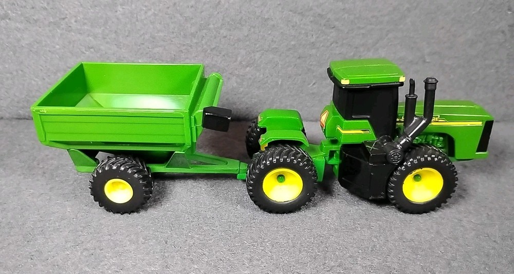 Ertl John Deer Plastic Tractor with Grain Cart
