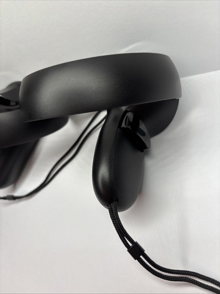 OCULUS Rift CV1 Touch Controllers VR - Right AND Left - Free Shipping
