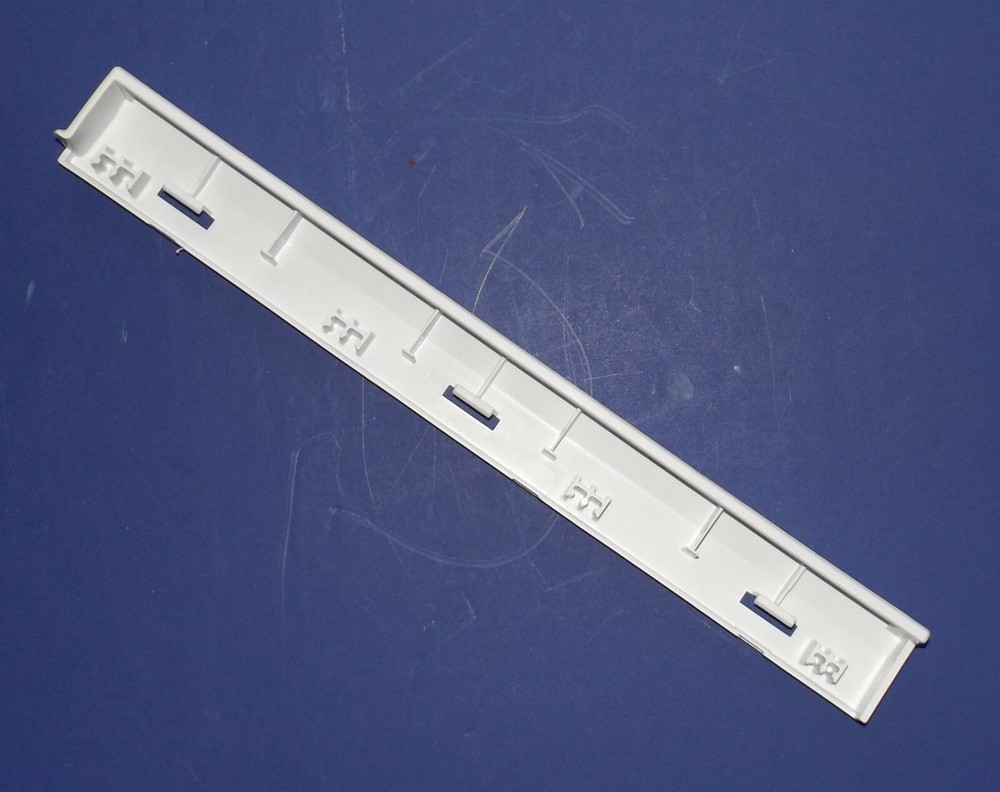 Maytag Refrigerator : Freezer Glide Retainer : Right (WP67006368) {P3865}