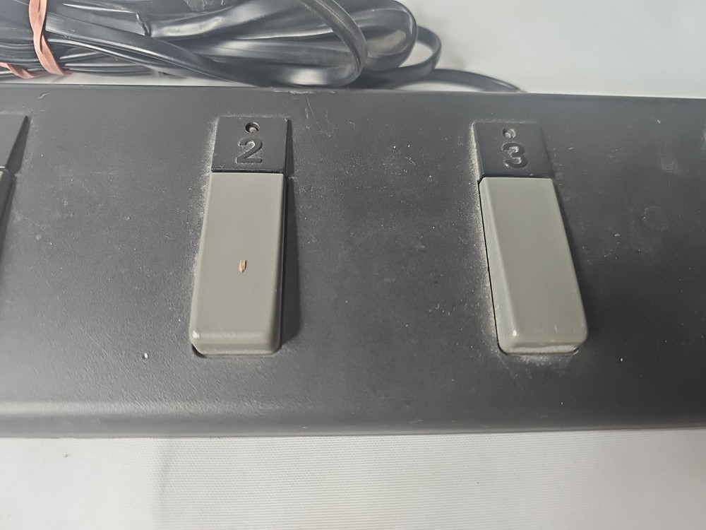 Zoom FC01 Remote Foot Controller 4 Button MIDI Controller w/ Bank Button