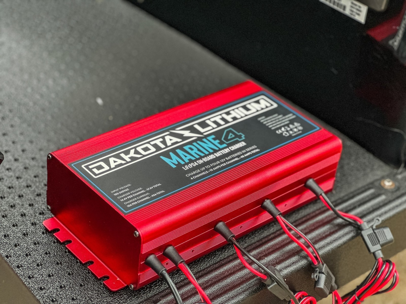 Dakota Lithium 4 Bank 12V 40A Marine Onboard Battery Charger(4 in 1 Charger)